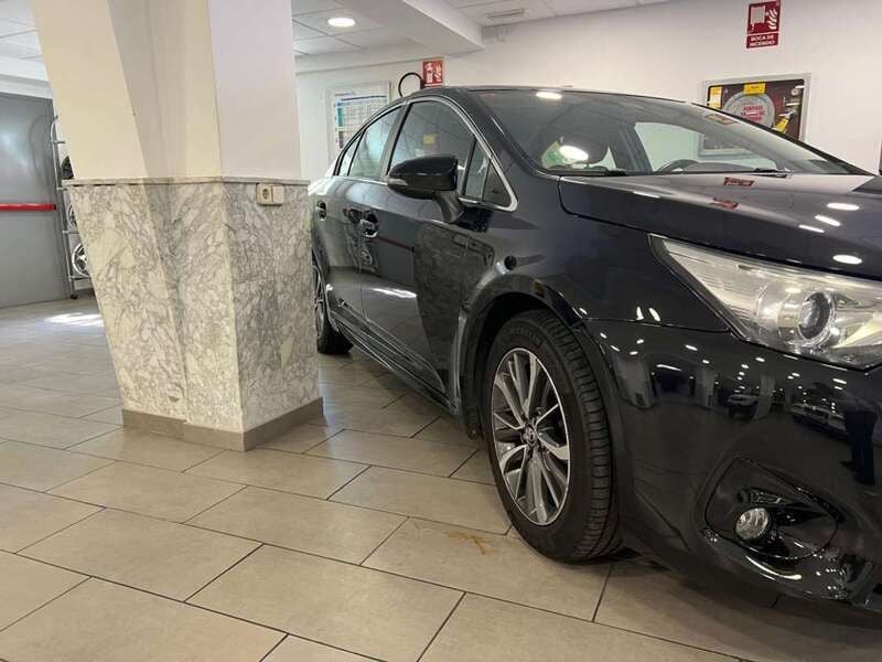 Usado Toyota Avensis Executive 150 CV (110 kW) 2016 Negro Berlina
