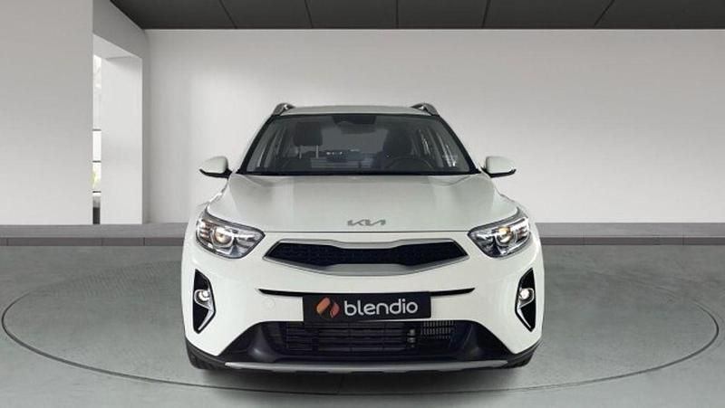 Usado Kia Stonic 84 CV (61 kW) 2023 Blanco SUV