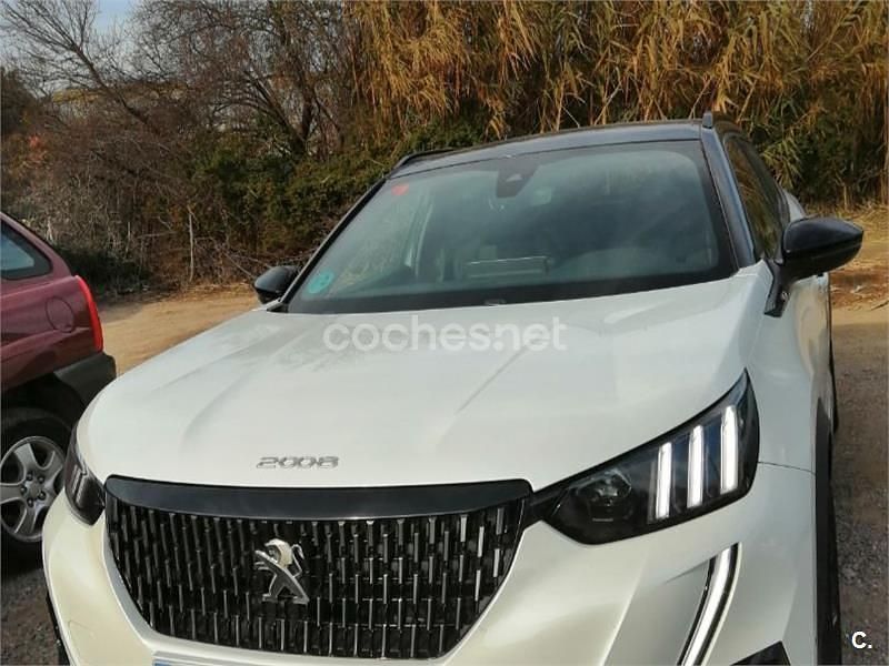 Usado Peugeot 2008 Allure 130 CV (95 kW) 2021 Blanco SUV