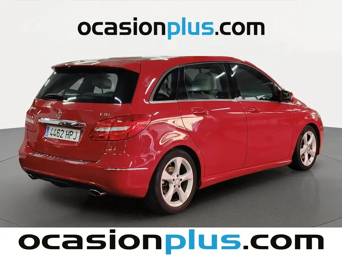 Usado Mercedes B180 109 CV (80 kW) 2013 Rojo Utilitario