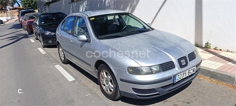 Usado Seat Leon 110 CV (80 kW) 2000 Gris / plata Utilitario