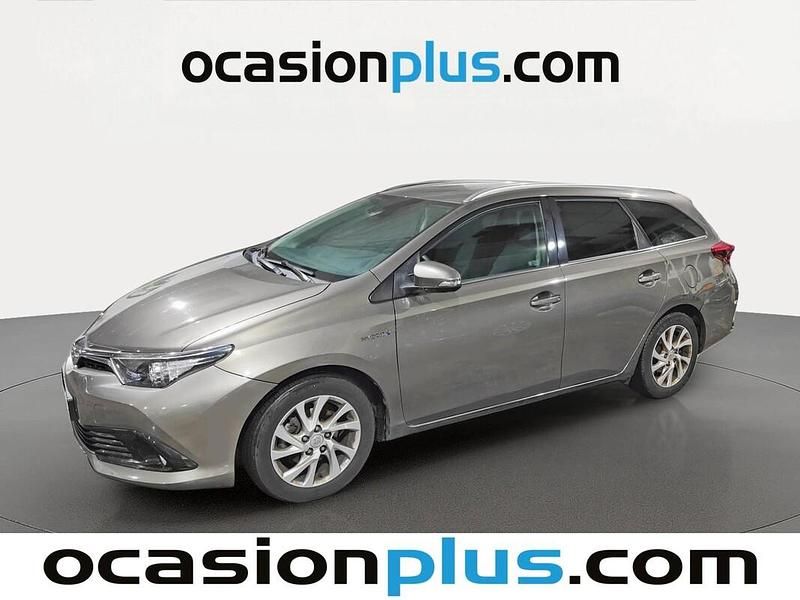 Usado Toyota Auris Active 136 CV (100 kW) 2017 Gris Familiar