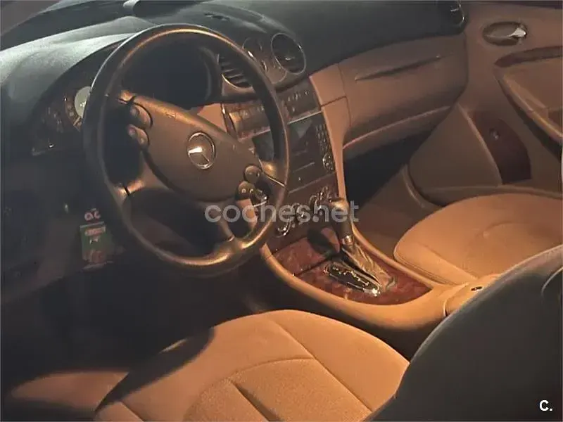 Usado Mercedes CLK200 Elegance 163 CV (119 kW) 2006 Granate Coupe