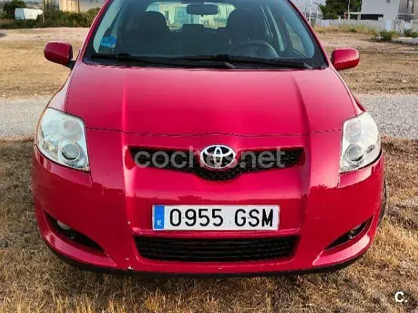 Usado Toyota Auris Active 101 CV (74 kW) 2009 Rojo Utilitario