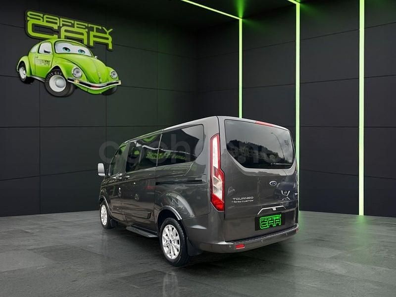 Usado Ford Tourneo Titanium 130 CV (95 kW) 2019 Gris / plata Monovolumen