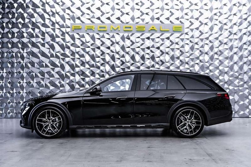 Usado Mercedes E450 367 CV (269 kW) 2025 Negro Familiar