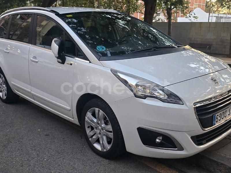 Blanco Usado 2015 Peugeot 5008 Access Monovolumen | 7700 € (Buen precio) - Imagen 1/4