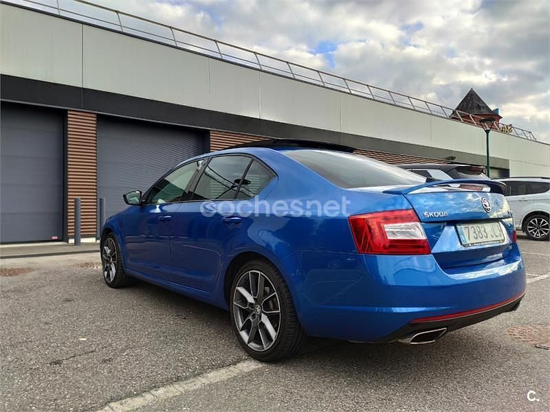 Azul Usado 2016 Skoda Octavia RS Berlina | 19.000 € (Precio justo) - Imagen 1/4