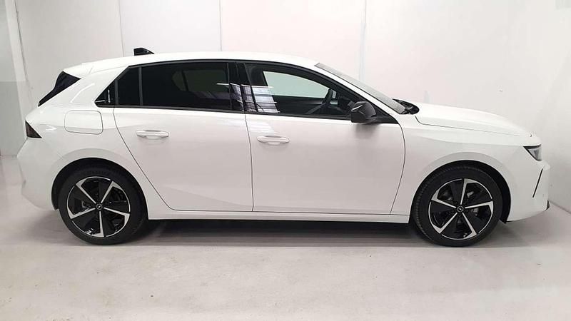 Usado Opel Astra Edition 110 CV (80 kW) 2025 Blanco Utilitario