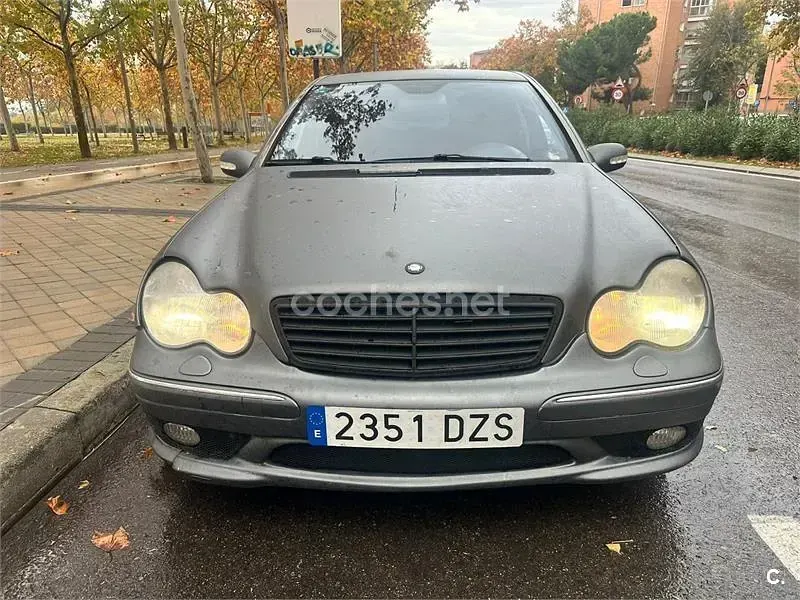 Usado Mercedes C32 AMG AMG 354 CV (260 kW) 2002 Gris / plata Berlina
