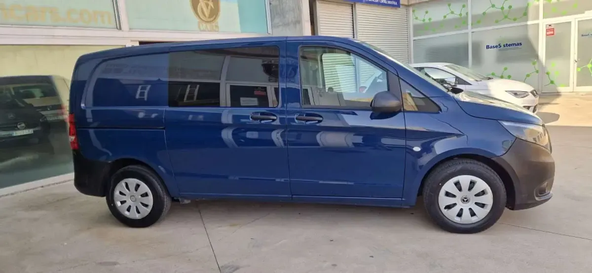 Usado Mercedes Vito 136 CV (100 kW) 2018 Azul Van