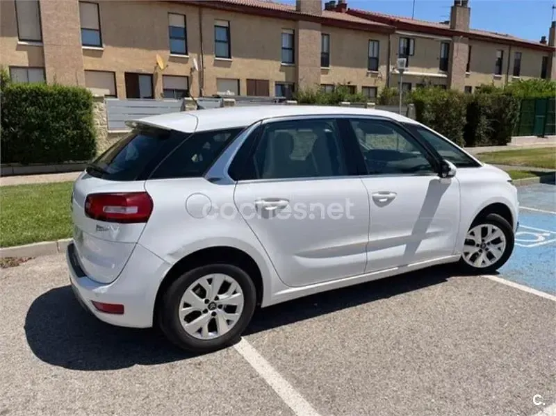 Usado Citroën C4 Picasso Live 120 CV (88 kW) 2016 Blanco Monovolumen