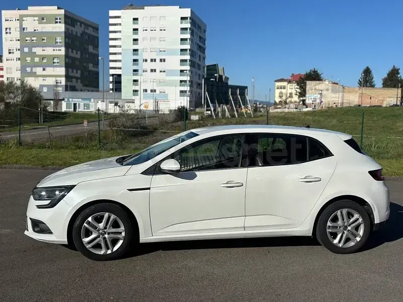 Usado Renault Mégane Business 90 CV (66 kW) 2017 Blanco Berlina