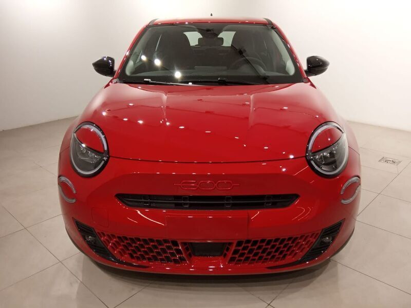 Usado Fiat 600E Red 114 kW (156 CV) 2024 Rojo