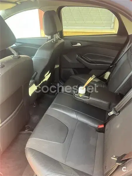 Usado Ford Focus Titanium 115 CV (84 kW) 2012 Rojo Berlina