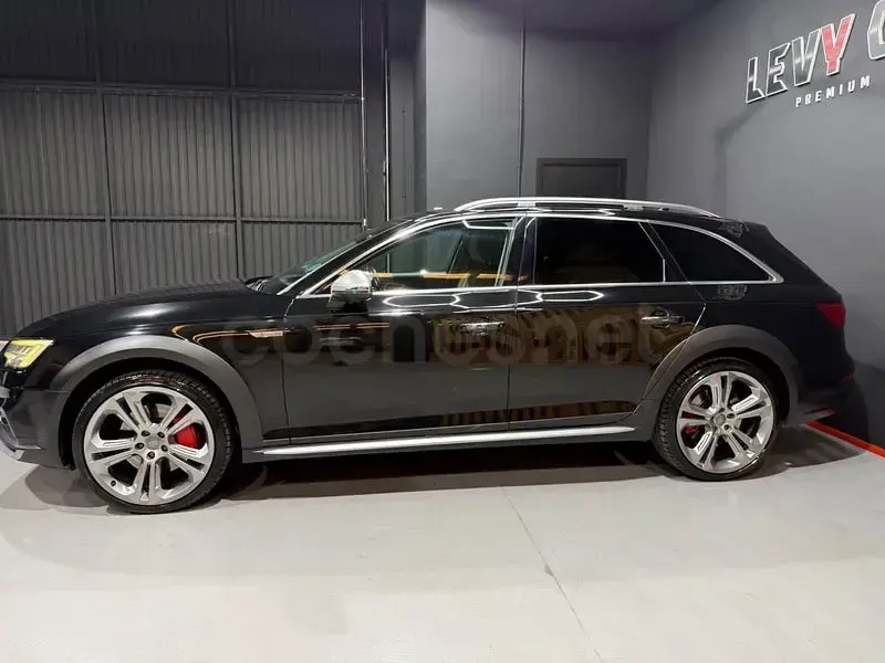 Usado Audi A4 Allroad 272 CV (200 kW) 2017 Negro Familiar