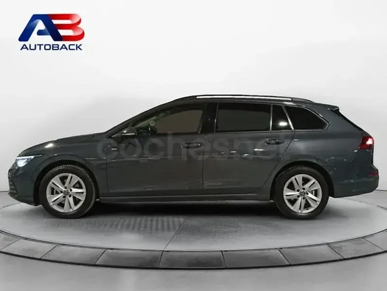Usado VW Golf VIII Life 110 CV (80 kW) 2021 Grisnegro Familiar