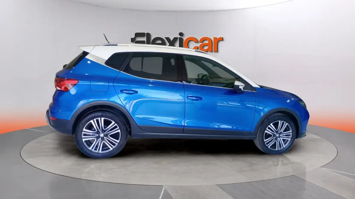 Usado Seat Arona Xperience 116 CV (85 kW) 2025 Azul SUV