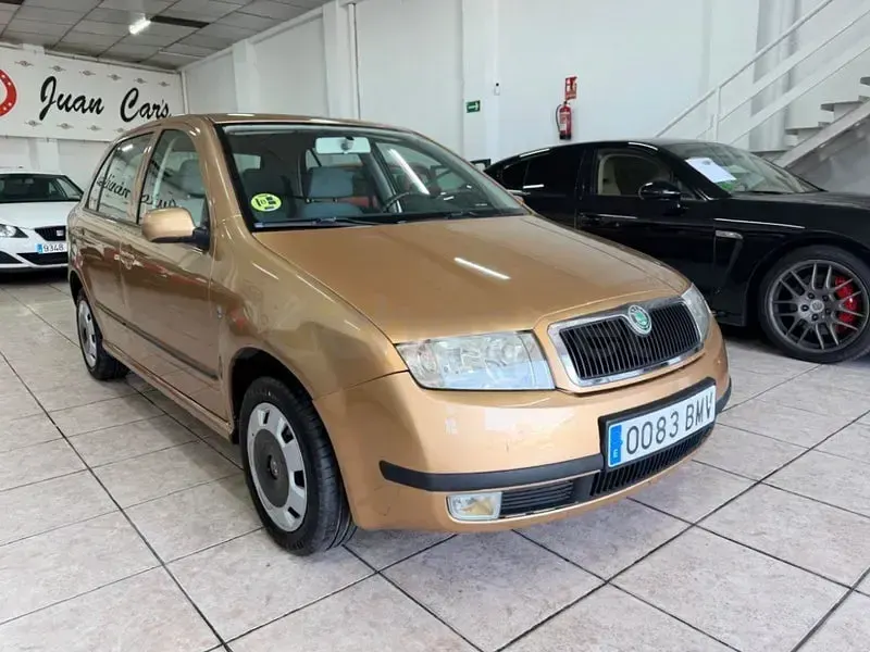 Usado Skoda Fabia Comfort 75 CV (55 kW) 2001 Marrón Berlina