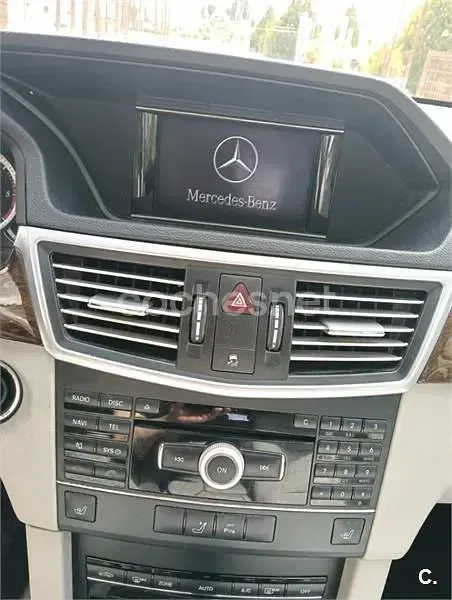 Usado Mercedes E220 Avantgarde 170 CV (125 kW) 2010 Marrón Familiar