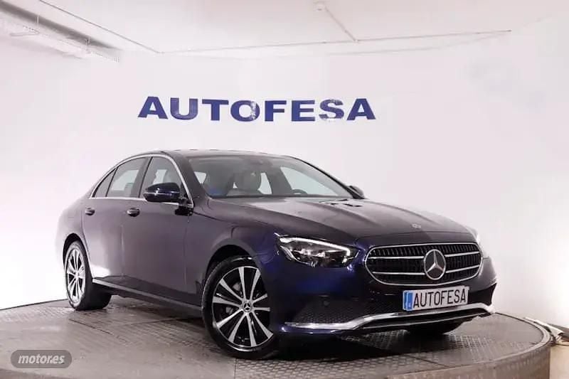 Usado Mercedes E300 306 CV (225 kW) 2021 Azul Berlina