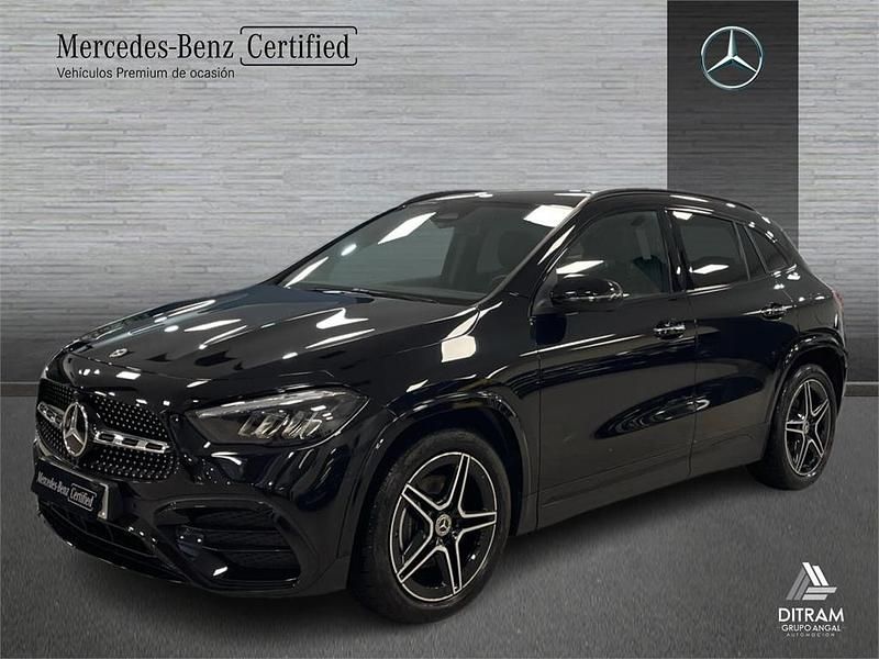 Usado Mercedes GLA200 AMG line 150 CV (110 kW) 2025 Negro SUV