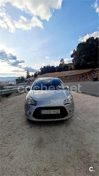 Usado Citroën C3 Attraction 68 CV (50 kW) 2011 Gris / plata Berlina