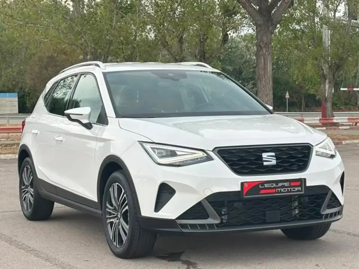 Usado Seat Arona FR 115 CV (84 kW) 2025 Blanco SUV