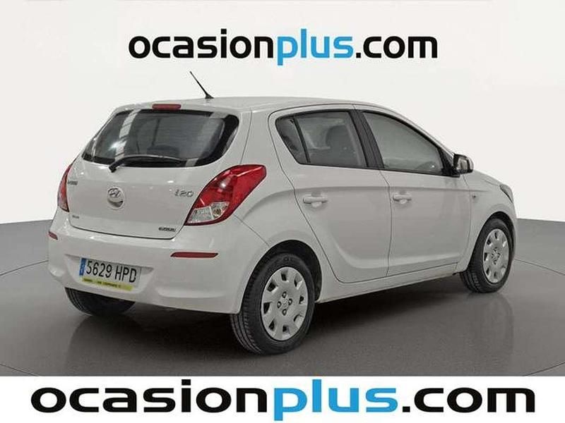 Usado Hyundai i20 90 CV (66 kW) 2013 Blanco Utilitario