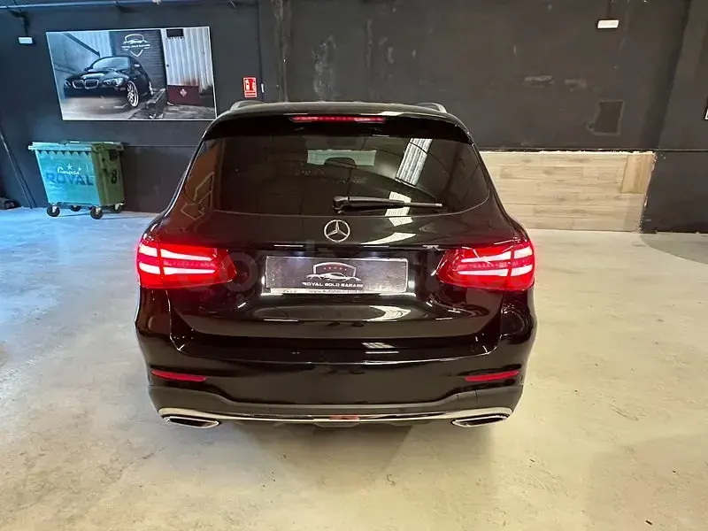 Usado Mercedes GLC250 AMG line 204 CV (150 kW) 2016 Negro SUV