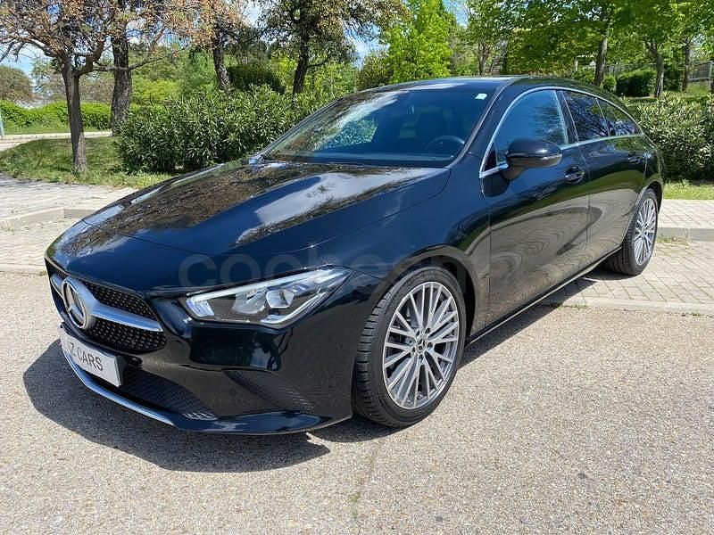 Usado Mercedes CLA200 Shooting Brake 150 CV (110 kW) 2021 Negro Familiar