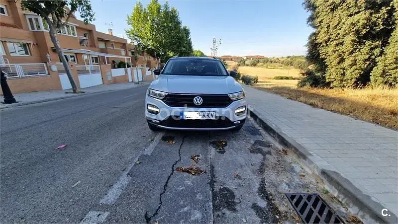 Usado VW T-Roc Advance 150 CV (110 kW) 2018 Gris / plata SUV