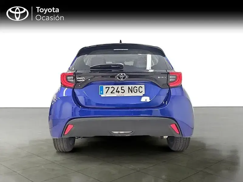 Usado Toyota Yaris Active 116 CV (85 kW) 2025 Azul Utilitario