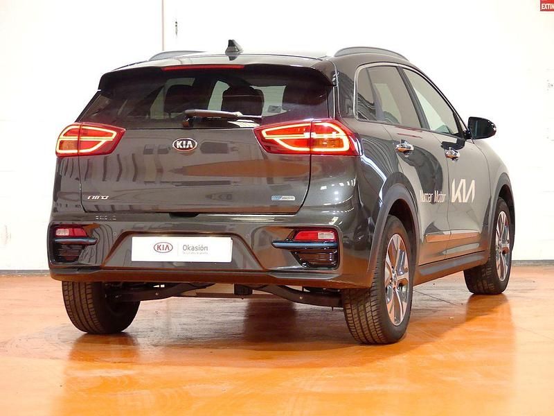 Usado Kia e-Niro 150 kW (204 CV) 2022 Gris SUV