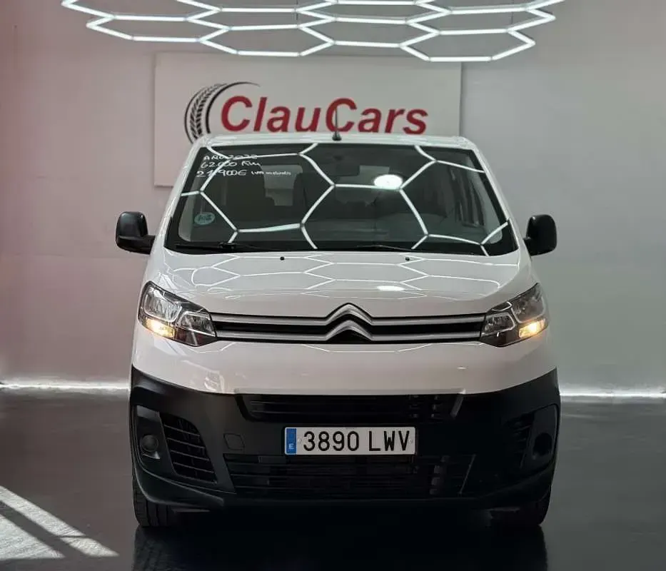 Usado Citroën Spacetourer Feel 120 CV (88 kW) 2022 Blanco Monovolumen