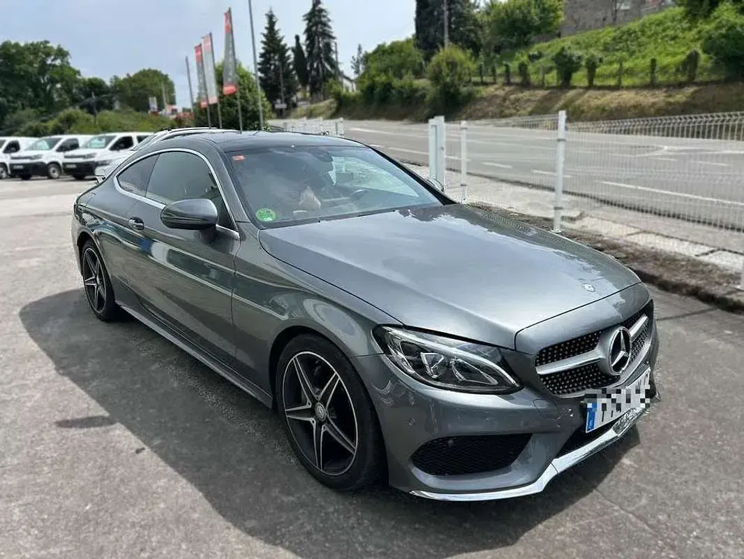 Usado Mercedes C220 170 CV (125 kW) 2016 Gris Coupe