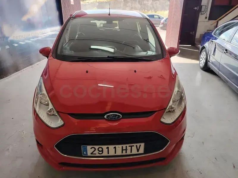 Usado Ford B-MAX Trend 100 CV (73 kW) 2013 Rojo Monovolumen