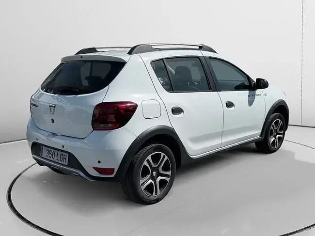 Begagnad Dacia Sandero 95 HK (69 kW) 2020 Vit Sedan