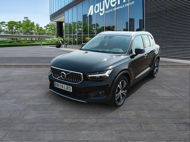 Negro Usado 2021 Volvo XC40 Inscription SUV | 28.500 € (Un poco caro) - Imagen 1/4
