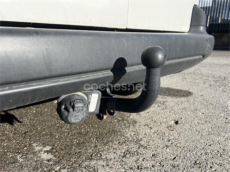 Usado Peugeot Partner Tepee Active 100 CV (73 kW) 2016 Blanco Monovolumen