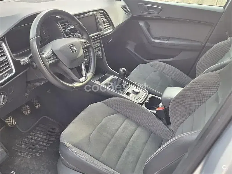 Usado Seat Ateca Xperience 150 CV (110 kW) 2019 Gris / plata SUV