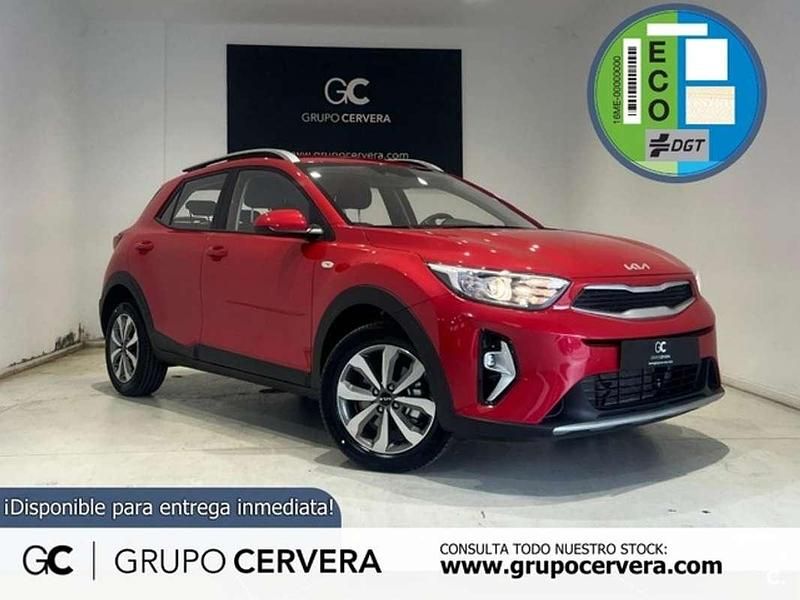 Rojo Nuevo 2025 Kia Stonic SUV | 18.990 € (Precio justo) - Imagen 1/4