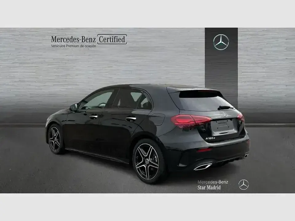 Usado Mercedes A180 116 CV (85 kW) 2025 Negro Berlina