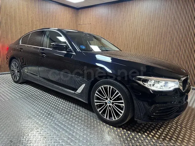 Usado BMW 530e Comfort Edition 252 CV (185 kW) 2020 Negro Berlina