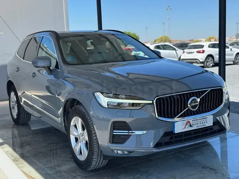 Usado Volvo XC60 Core 197 CV (144 kW) 2023 Gris / plata SUV