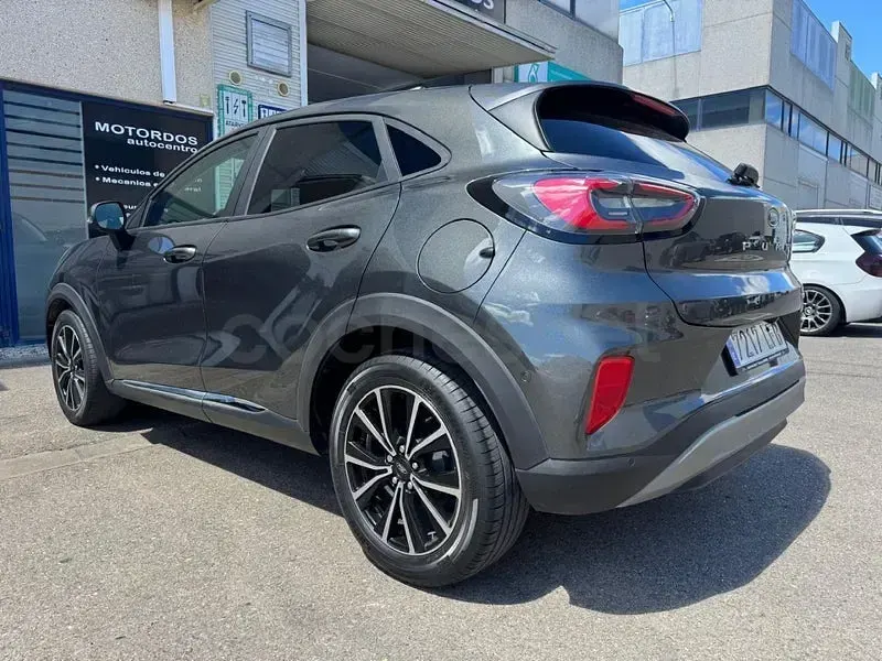 Usado Ford Puma ST-Line 155 CV (114 kW) 2020 Gris / plata SUV