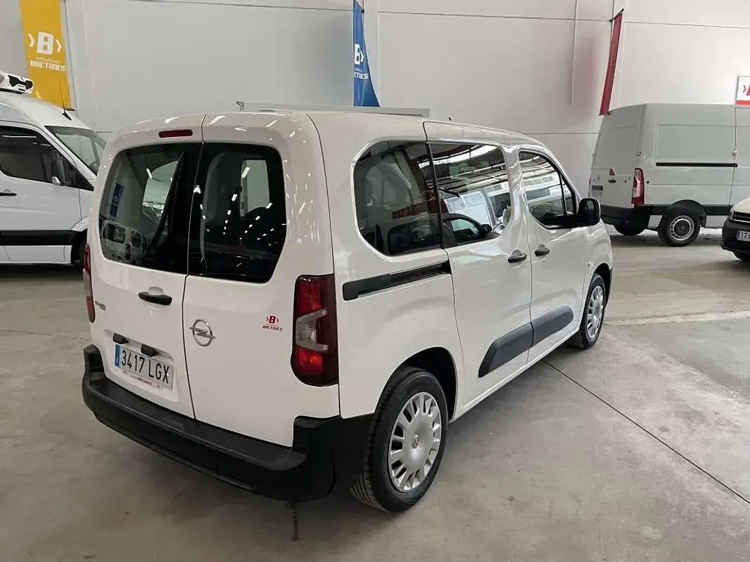 Usado Opel Combo Life Edition 102 CV (75 kW) 2020 Blanco Monovolumen