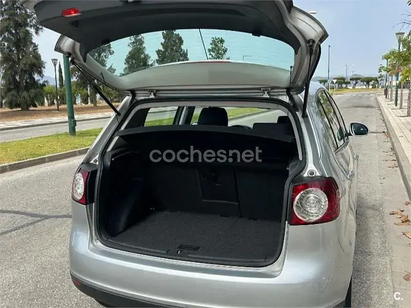 Usado VW Golf Plus Cross Highline 105 CV (77 kW) 2006 Gris / plata Monovolumen