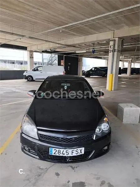 Usado Opel Astra GTC Sport 120 CV (88 kW) 2007 Negro Berlina