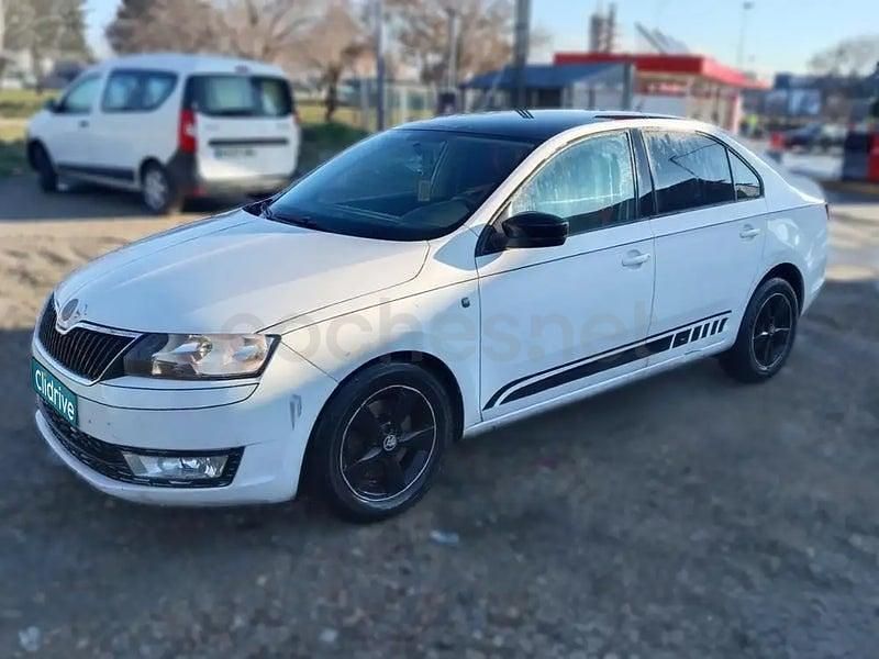 Usado Skoda Rapid Active 105 CV (77 kW) 2013 Blanco Utilitario
